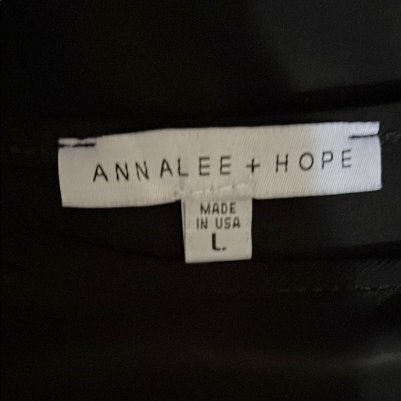 Annalee + Hope Elegant Black Jumpsuit With V-neck & Wide Asymmetric legs - Picture 2 of 5